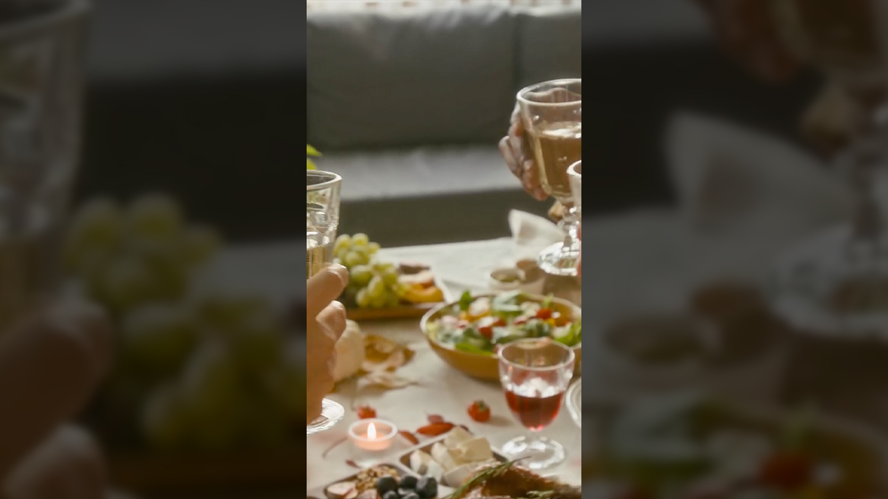 Το Πάσχα στο πατρικό δεν είναι απλώς μια επίσκεψη.Είναι μια επιστροφή.